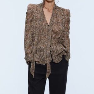 Zara animal print blouse with tie detail women’s small NWT‎ tan black